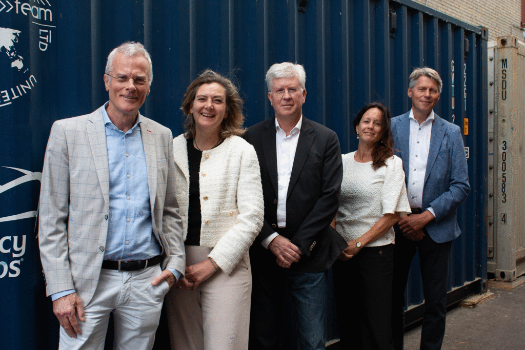 Een fot met het bestuur van Mercy Ships Nederland