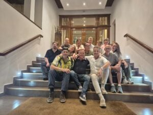 Een andere groep vrijwilligers, ditmaal tijdens een afscheidsdiner.